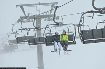 Górale złamują ręce. Puste stoki i pensjonaty na Podhalu