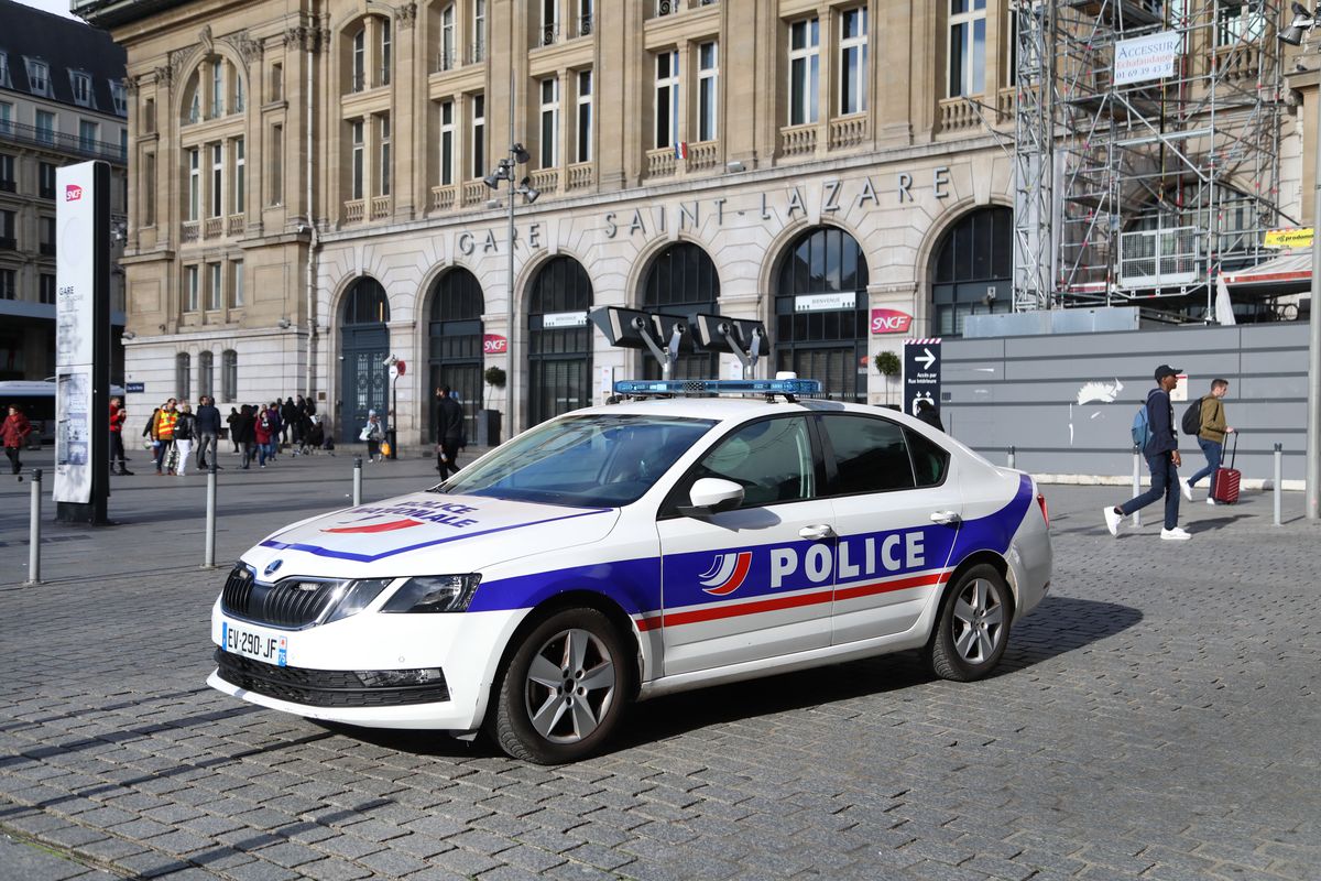 Pod Paryżem znaleziono ciała kobiety i czwórki jej małych dzieci