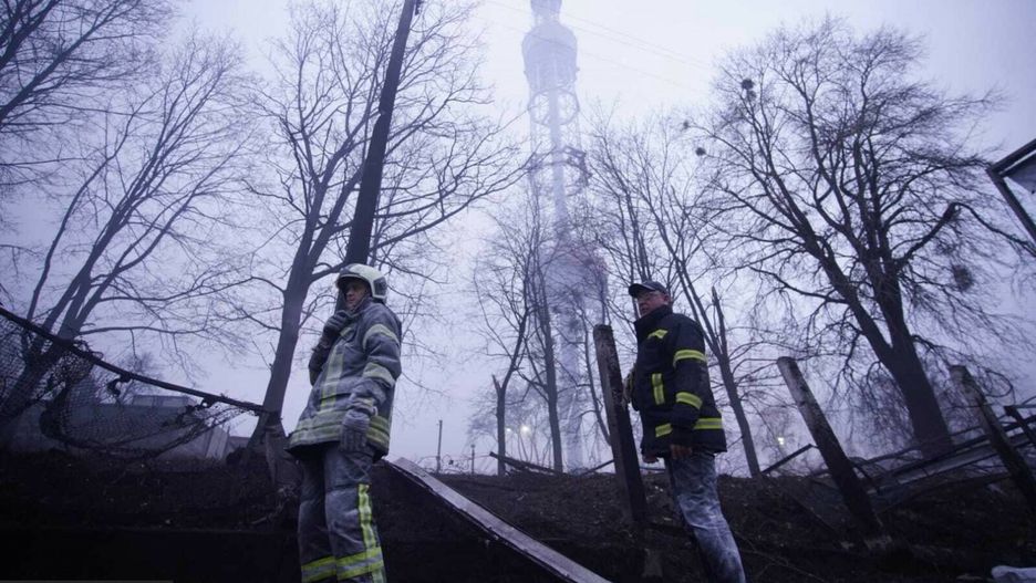 Wojna w Ukrainie - atak na wie?? telewizyjn? w KijowieKYIV, UKRAINE - MARCH 01: (----EDITORIAL USE ONLY ??" MANDATORY CREDIT - "STATE EMERGENCY SERVICE OF UKRAINE / HANDOUT" - NO MARKETING NO ADVERTISING CAMPAIGNS - DISTRIBUTED AS A SERVICE TO CLIENTS----) Emergency crews respond after a missile caused damage near Kyiv's TV Tower in Ukrainian capital, Kyiv on March 01, 2022. State Emergency Service of Ukraine / Handout / Anadolu Agency/ABACAPRESS.COMAA/ABACA