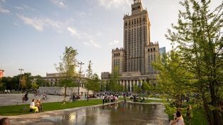 Warszawa popularniejsza niż wcześniej. Dane pokazują wyraźny trend