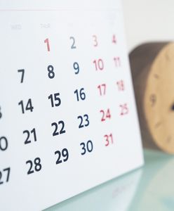 Dni wolne od pracy 2023. Kiedy wziąć urlop, by mieć długi weekend?