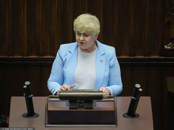 Posłanka z solidną emeryturą. Kim jest Małgorzata Pępek?