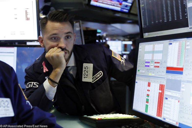 Maklerzy z niepokojem patrzą na rozwój sytuacji na Wall Street.
