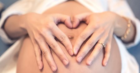Szwy po porodzie - nacięcie krocza, higiena krocza, zdjęcie szwów