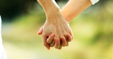 Rozstała się z chłopakiem i wyszła za mąż za jego ojca. Dzielą ich 24 lata