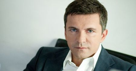 "Uwaga!" wyprzedziła "Celownik", w górę "Interwencja"