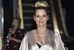 Dominika Tajner w satynie. Wzięła udział w pokazie mody