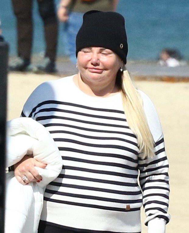 Odmieniona Katarzyna Niezgoda snuje się po Sopocie 