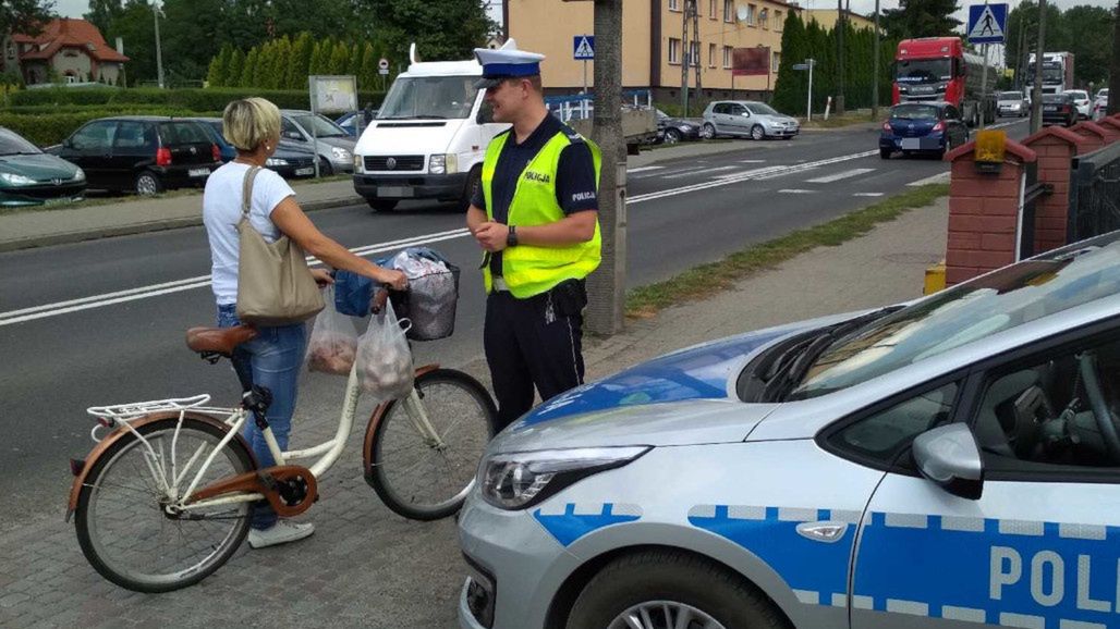 Nie każda ścieżka rowerowa kończy się przejazdem rowerowym przez skrzyżowanie. To rodzi pokusę, by przejechać przez przejście bez zsiadania