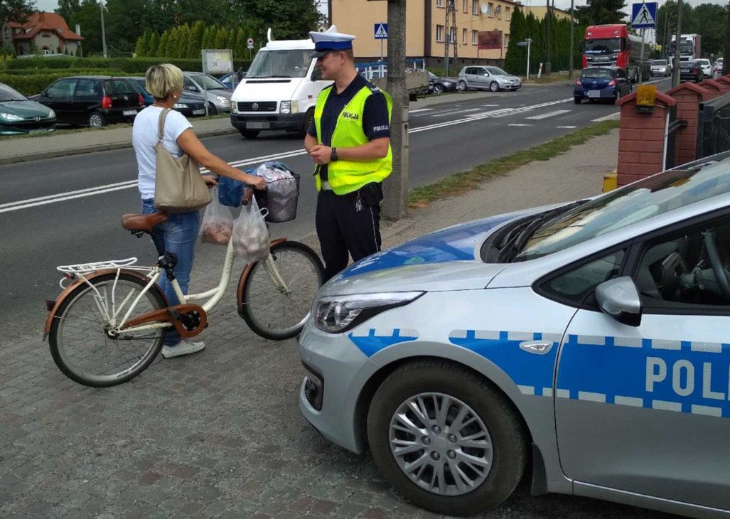 Nie każda ścieżka rowerowa kończy się przejazdem rowerowym przez skrzyżowanie. To rodzi pokusę, by przejechać przez przejście bez zsiadania