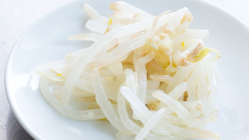 Surowe kiełki fasoli Pinto