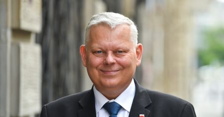 Marek Suski porównuje niektóre kredyty do lichwy. "Z lichwą można walczyć"