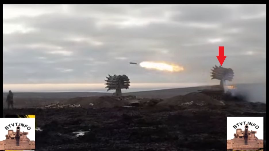 Rosyjska improwizowana artyleria rakietowa oparta o czołg T-80 i wyrzutnię rakietowych bomb głębinowych. 