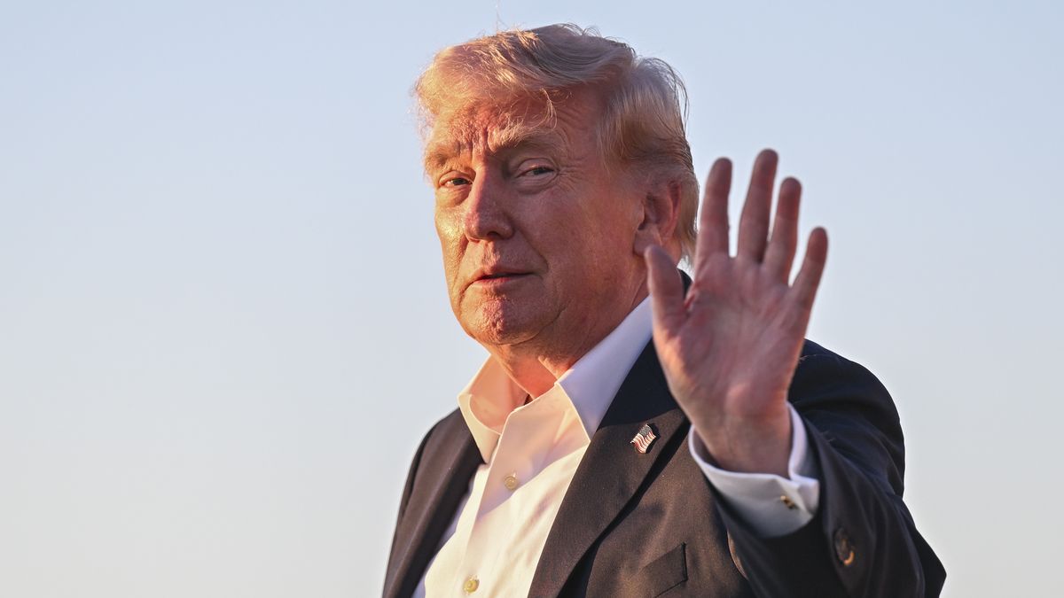 JOINT BASE ANDREWS, MARYLAND - MAY 3: U.S. President Donald Trump disembarks from Air Force One upon arrival from Miami on May 3, 2026 at Joint Base Andrews, Florida. Trump spent the weekend at his Mar-a-Lago resort in Doral, Florida.  (Photo by Roberto Schmidt/Getty Images)