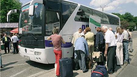 Dworzec Łódź Fabryczna. Wyjazd autokaru to jeden z
najbardziej nerwowych momentów podczas podróży