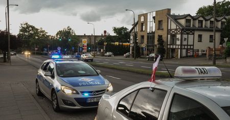 Zasnął za kierownicą taksówki. Grożą mu 2 lata więzienia