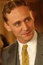 ''The King of Soho'': Tom Hiddleston królem porno