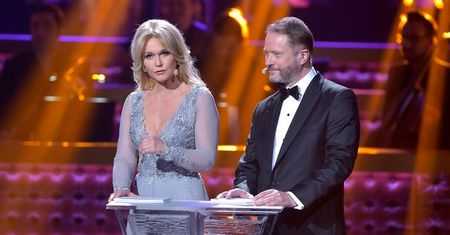 Telekamery 2016: krępujący incydent z Krzysztofem Ziemcem, żarty polityczne i dogryzanie nowej władzy TVP