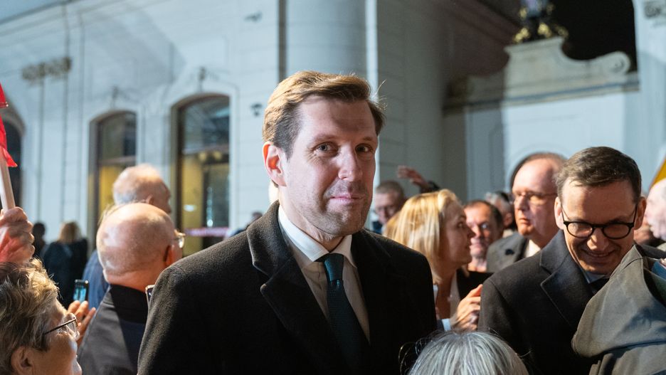 WARSAW, POLAND - 2024/04/10: Tobiasz Bochenski, former PiS candidate for president of Warsaw, participates in the March of Remembrance of the Victims of the Smolensk Disaster On the 14th anniversary, approximately 2,000 people took part in the March of Remembrance of the Victims of the Smolensk Disaster. While participating in the demonstration, they shouted that this disaster was an attack. The Smolensk air disaster was a Tupolev Tu-154 aircraft operating Polish Air Force Flight 101 who crashed near the Russian city of Smolensk. (Photo by Marek Antoni Iwanczuk/SOPA Images/LightRocket via Getty Images)