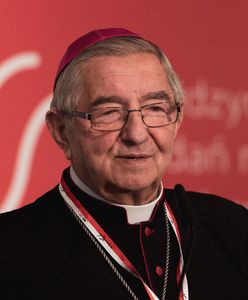 Arcybiskup Głódź został sołtysem. O. Gużyński mówi o skandalu