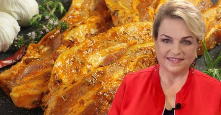 Kasia Bosacka pokazała, jak zrobić marynatę do karkówki. Wystarczy wlać do słoika i potrząsnąć