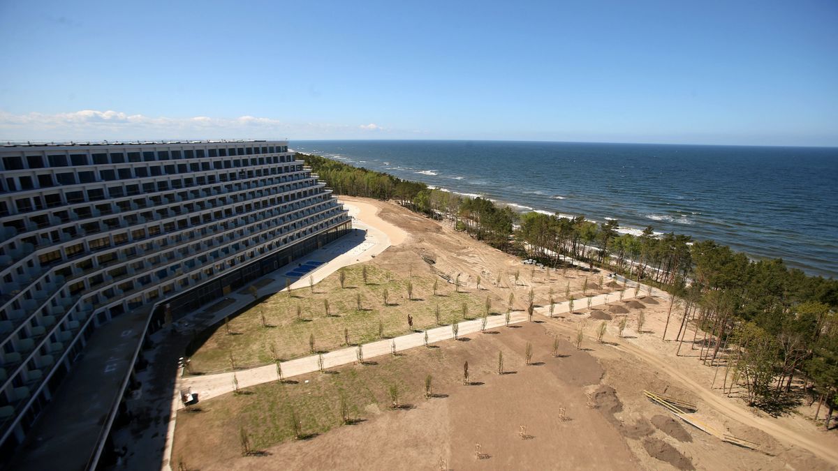 Hotel Gołębiewski Pobierowo będzie największy w Polsce. Zdjęcie z maja 2023 r.