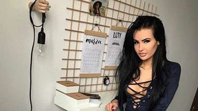 Federacja KSW zatrudniła nową ring girl. To egzotyczna piękność z Leszna