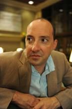 Tony Hale kontra wiewiórki