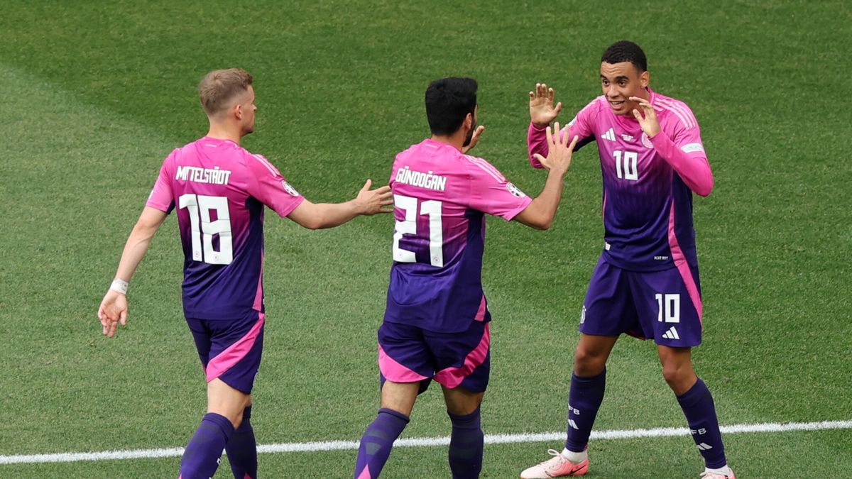 PAP/EPA / MOHAMED MESSARA / Na zdjęciu: reprezentanci Niemiec