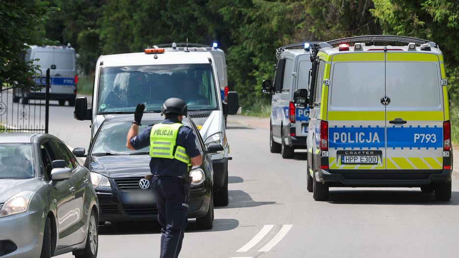 Trwa obława za sprawcą strzelaniny w Starej Wsi