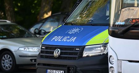 Uderzył w betonowe ogrodzenie. Tragiczna śmierć 44-letniego rowerzysty