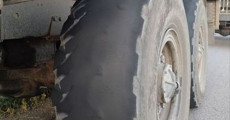 Przysłowiowa "kula u nogi" rosyjskiej logistyki. Są nią opony