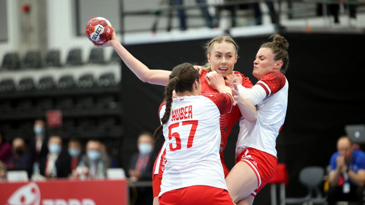 PAP / Leszek Szymański / Na zdjęciu: reprezentantka Polski Oktawia Płomińska (w środku) oraz Josefine Huber (z lewej) i Sonja Frey (z prawej) z Austrii