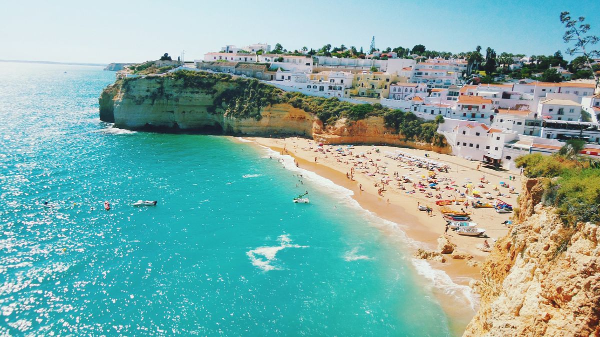 Portugalskie plaże zachwycają (zdjęcie ilustracyjne)