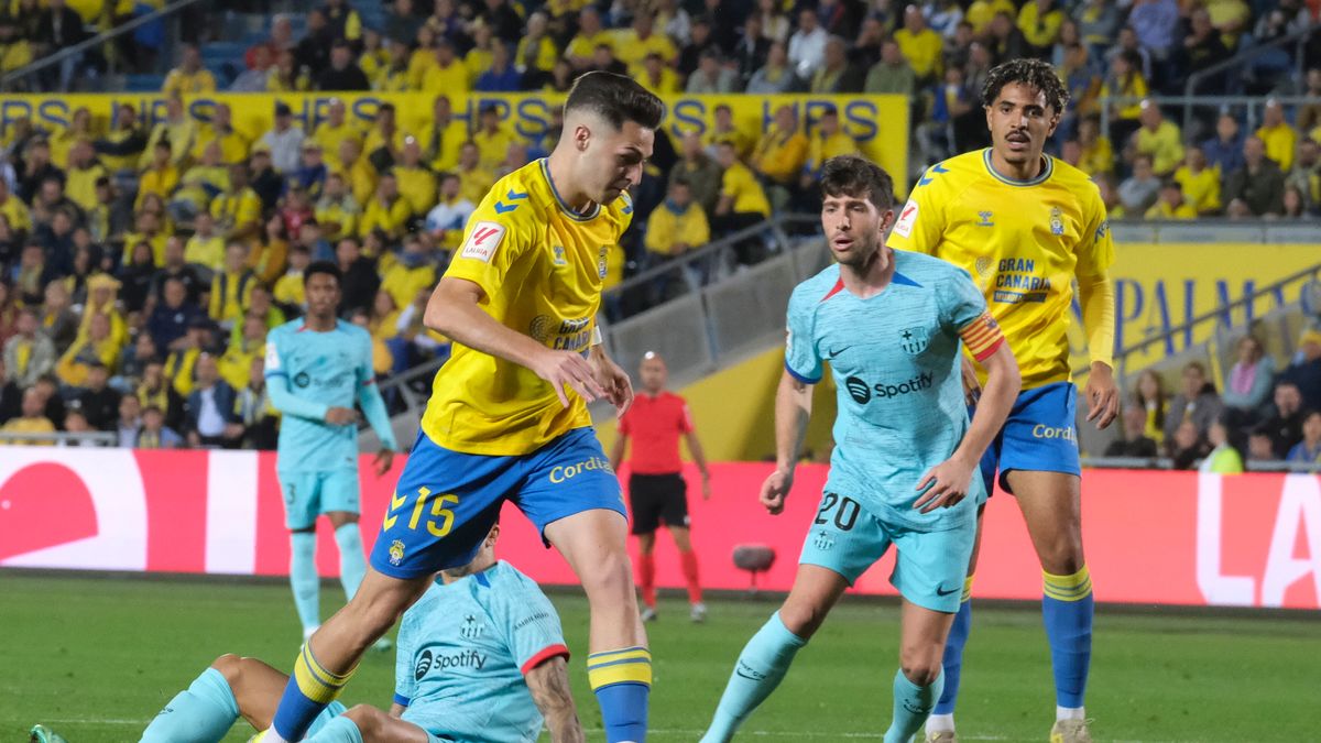 PAP/EPA / Quique Curbelo / Na zdjęciu: Las Palmas - FC Barcelona