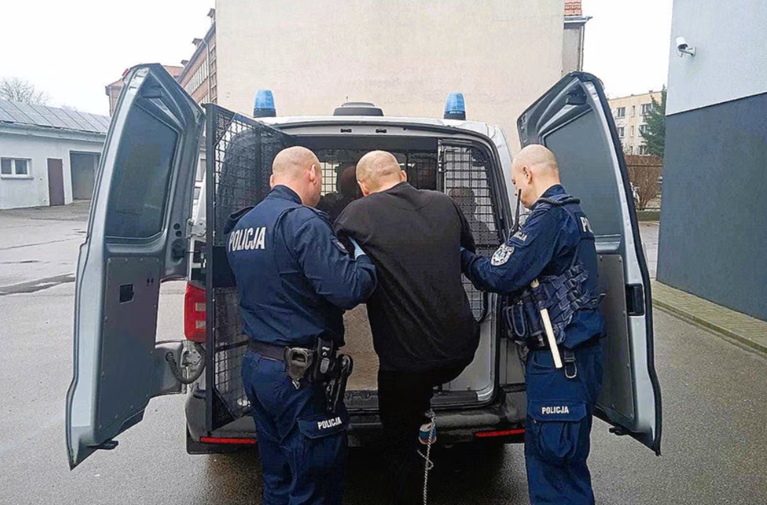 Sylwester R. nie przyznaje się do usiłowania zabójstwa ojca