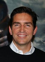 Jim Caviezel i Chiwetel Ejiofor robią interesy