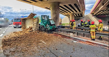 Kraków. Tragiczny wypadek na A4. Nie żyje kierowca