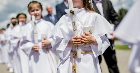 Na weselu zarazili się koronawirusem, po tygodniu brali udział w komunii