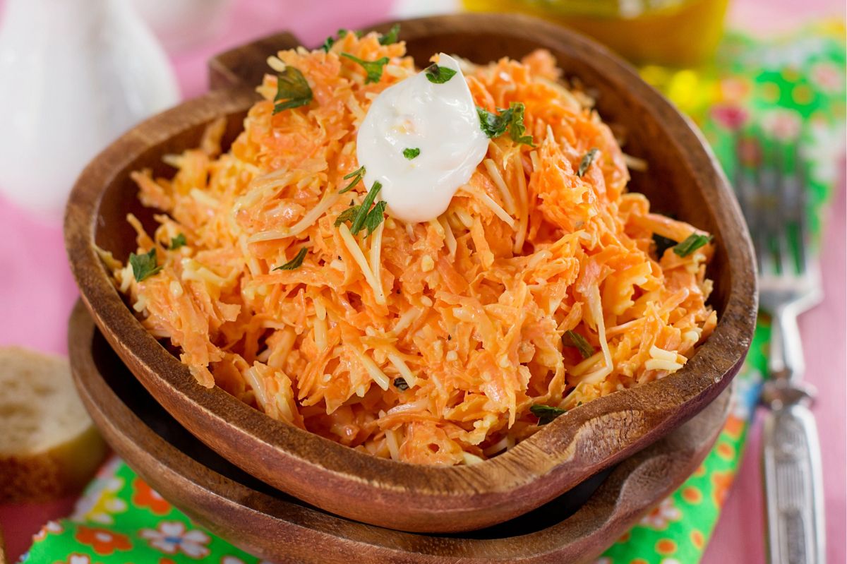 Salad with carrot and an unusual addition