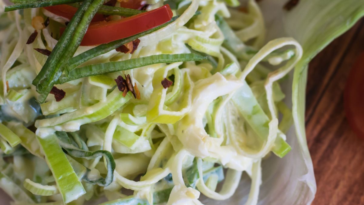 Surówka z pora gotowa w kilka minut. Pyszna jak żadna inna!