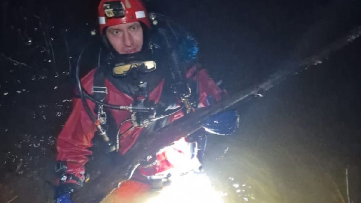 Tajemnicze skrzynie na dnie jeziora. Ujawnił, co było w środku.