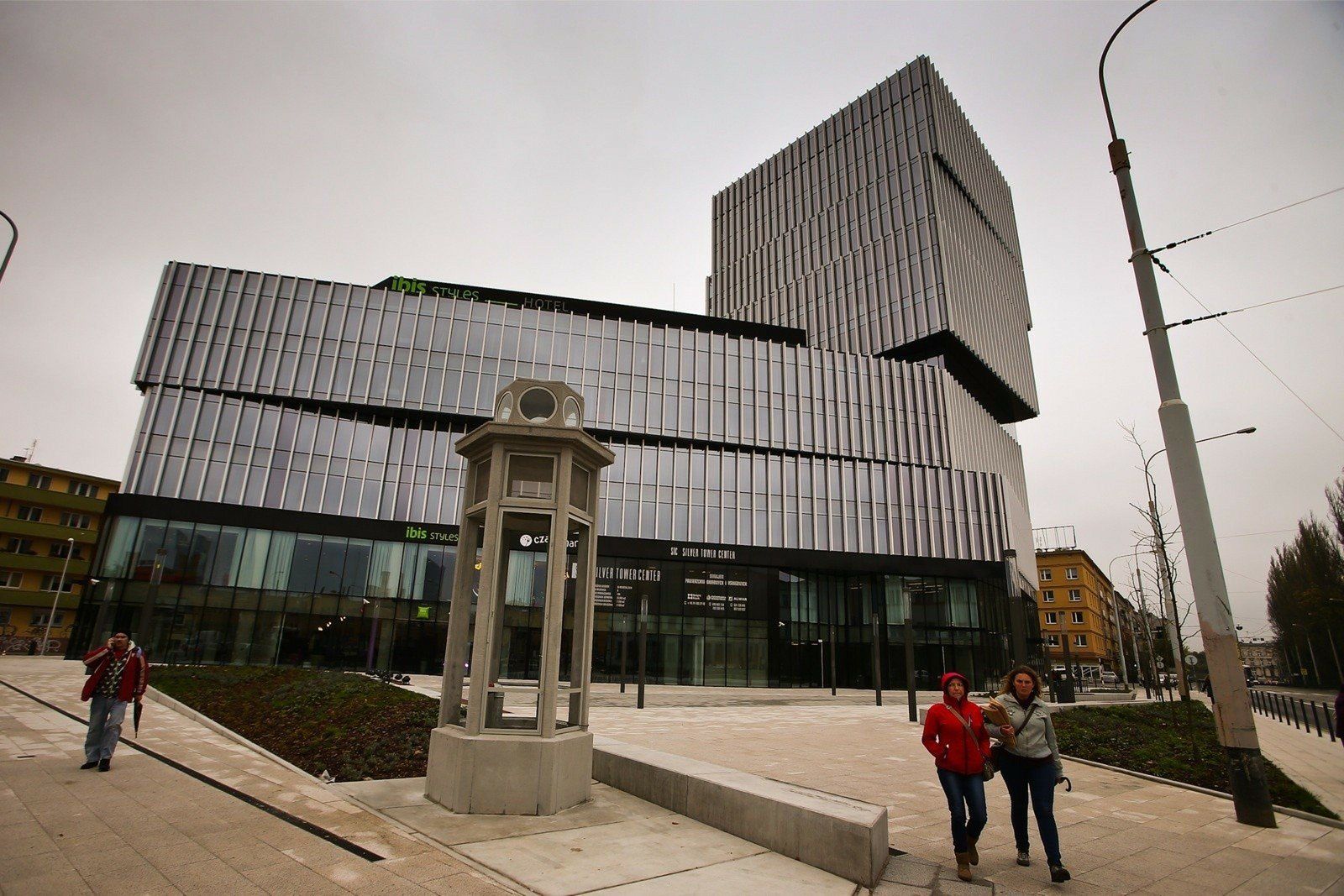 Silver Tower Center na przeciwko Poczty Polskiej