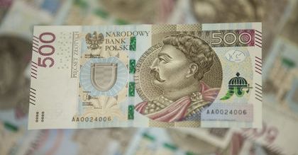 Handel banknotami w internecie kwitnie. Kolekcjonerzy polują na 500 zł