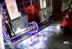 #dziejesiewmoto [214]: wciągnięty przez myjnię, parkowanie na klombie i koniec samochodu