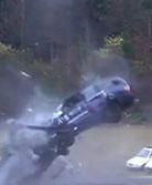 #dziejesiewmoto [156]: crash test przy 200 km/h, szaleniec na drodze i niski most