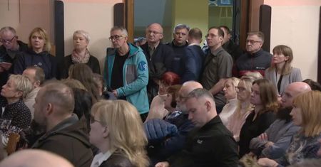 “Ta inwestycja w dziwny sposób podzieli miasto”. Mieszkańcy Mikołowa przeciwko Kolei Dużych Prędkości prowadzącej do CPK