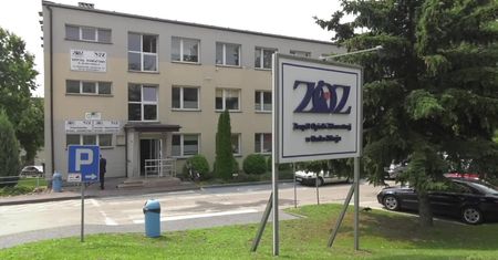 W szpitalu w Busku-Zdroju co miesiąc brakuje ponad miliona złotych. “Wyceny są wzięte z sufitu”