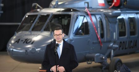 Dwa Black Hawki zostały przekazane policji. Morawiecki: To był krok konieczny w modernizacji