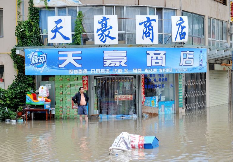 Tajfun pustoszy Chiny. Zginęło już pięć osób
